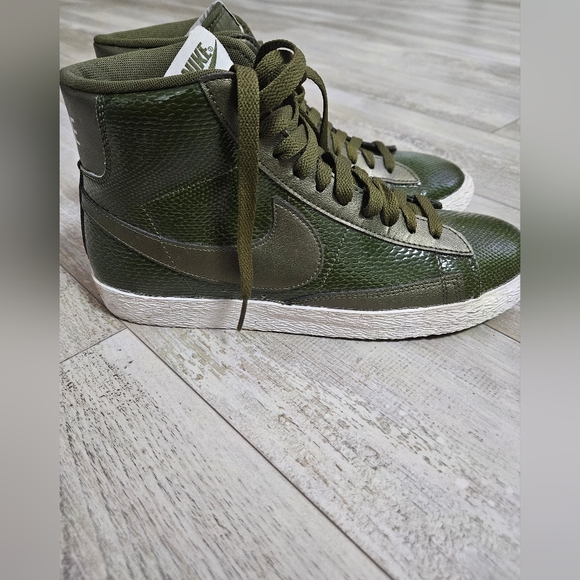 Nike SB Blazer Green Snakeskin - Picture 3 of 7